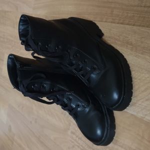 Platform Combat Black Boots